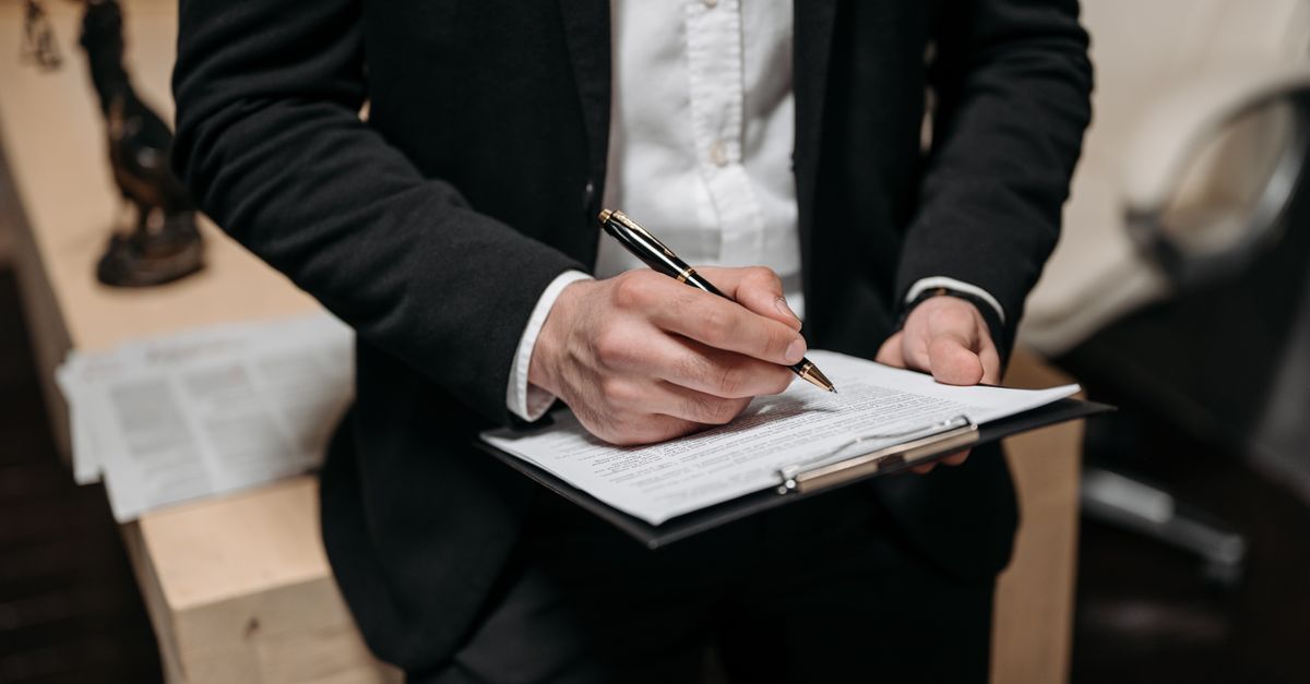 découvrez comment un notaire à distance peut authentifier votre procuration en toute simplicité, sécurité et rapidité, sans vous déplacer.